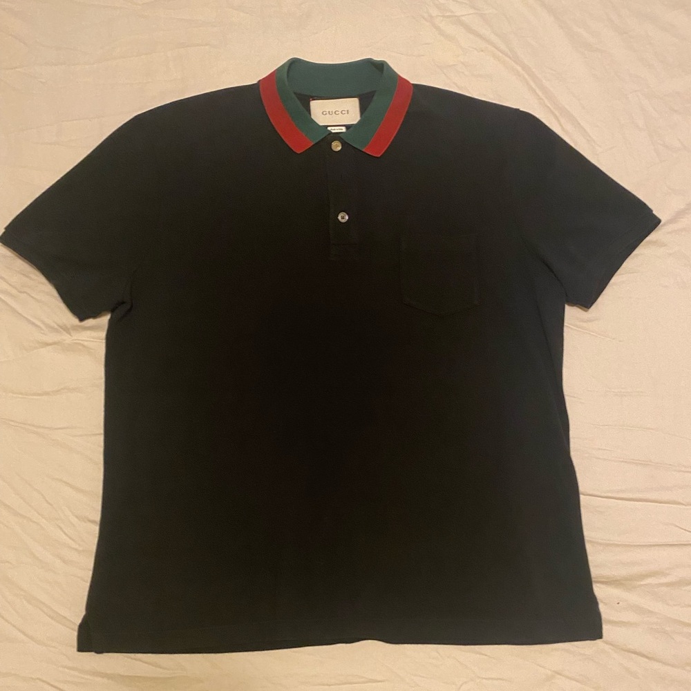 Black Gucci polo. Size 3XL in great condition.